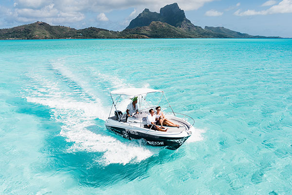 Location d'un Bateau de 17 pieds - Bora Bora