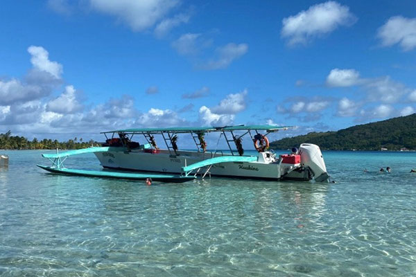 Discovery and Islet Picnic - Huahine