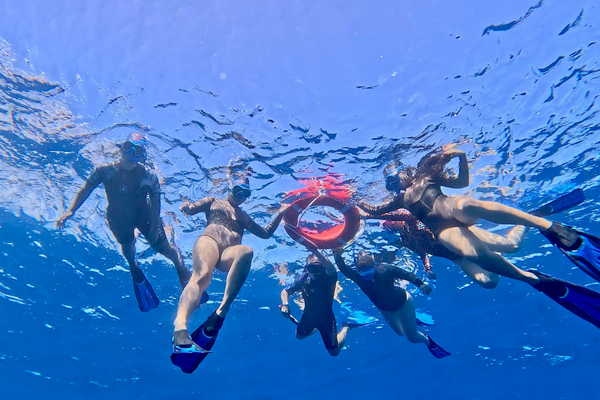 Team underwater