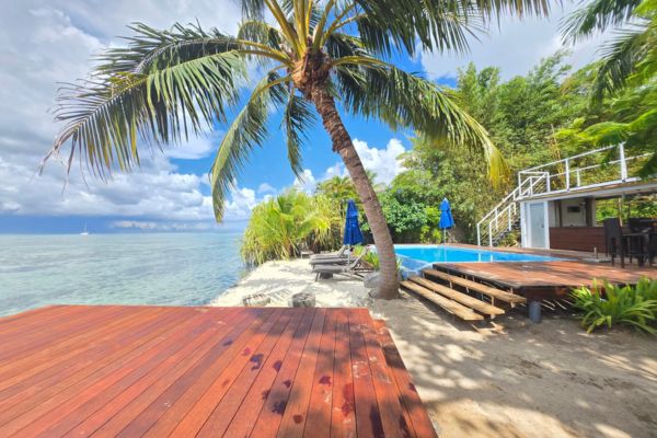 Lagoon Dream Papetoai Moorea -  Deck view