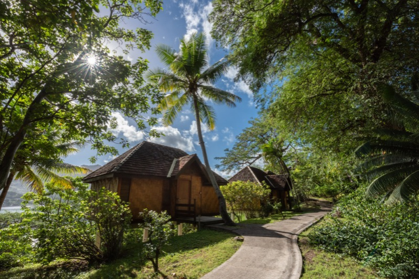 Le Nuku Hiva by Pearl Resorts - Route vers le bungalow