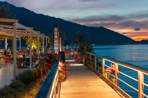 Cook's Bay Hotel & Suites  - Restaurant