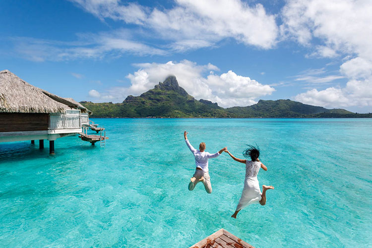 Blue Dream from San Francisco - Intercontinental Bora Bora Resort & Thalasso Spa