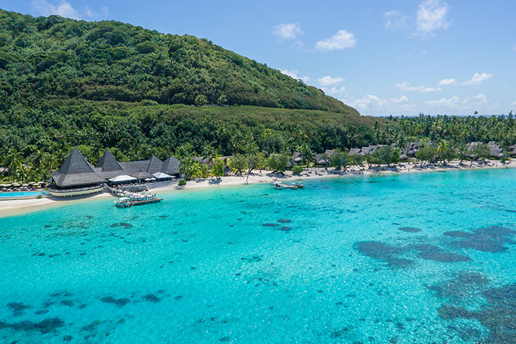 Green Landscapes and crystal clear Lagoon - Sofitel Kia Ora Moorea Beach Resort