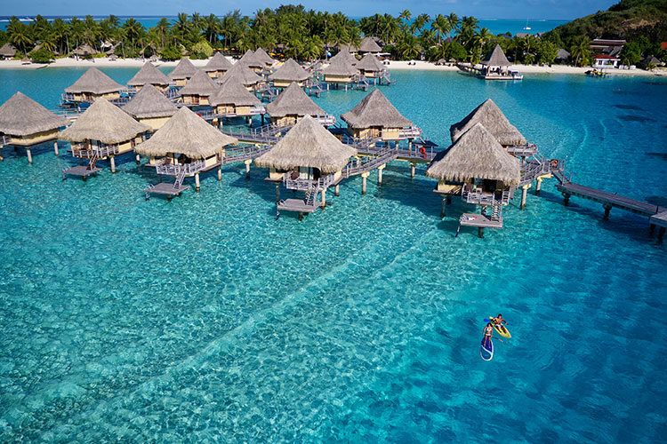 Turquoise Lagoon in Family - Intercontinental Bora Bora Le Moana Resort