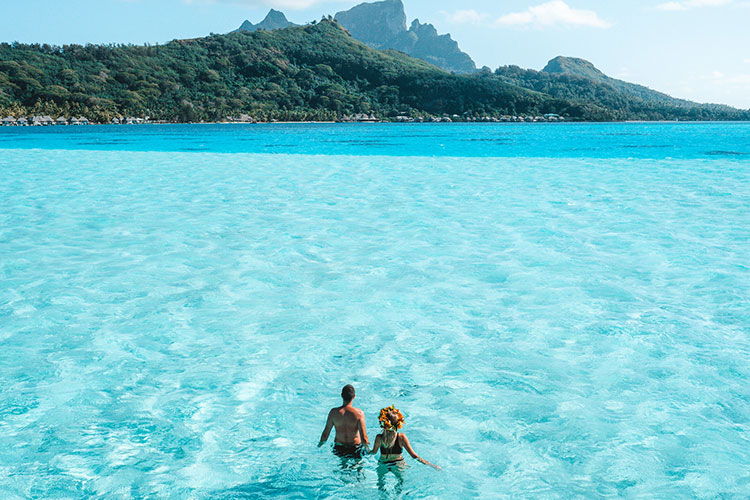 Green Landscapes and crystal clear Lagoon 