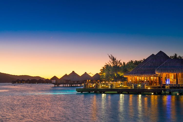 Lovers in Paradise - St Regis Bora Bora