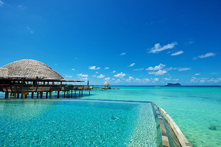 Into the Blue - Hotel Kia Ora Resort & Spa