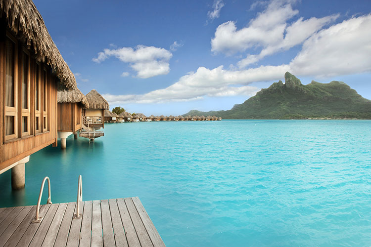 Lovers in Paradise - St Regis Bora Bora