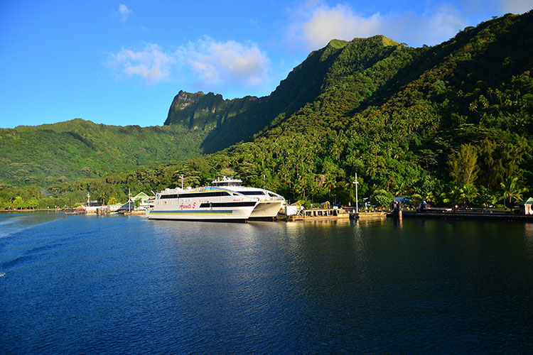 The Raromatai islands by the Sea