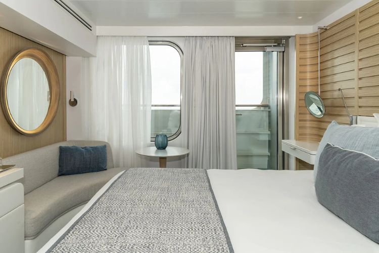 Explore differently with Le Jacques-Cartier - Deluxe Stateroom on Deck 3